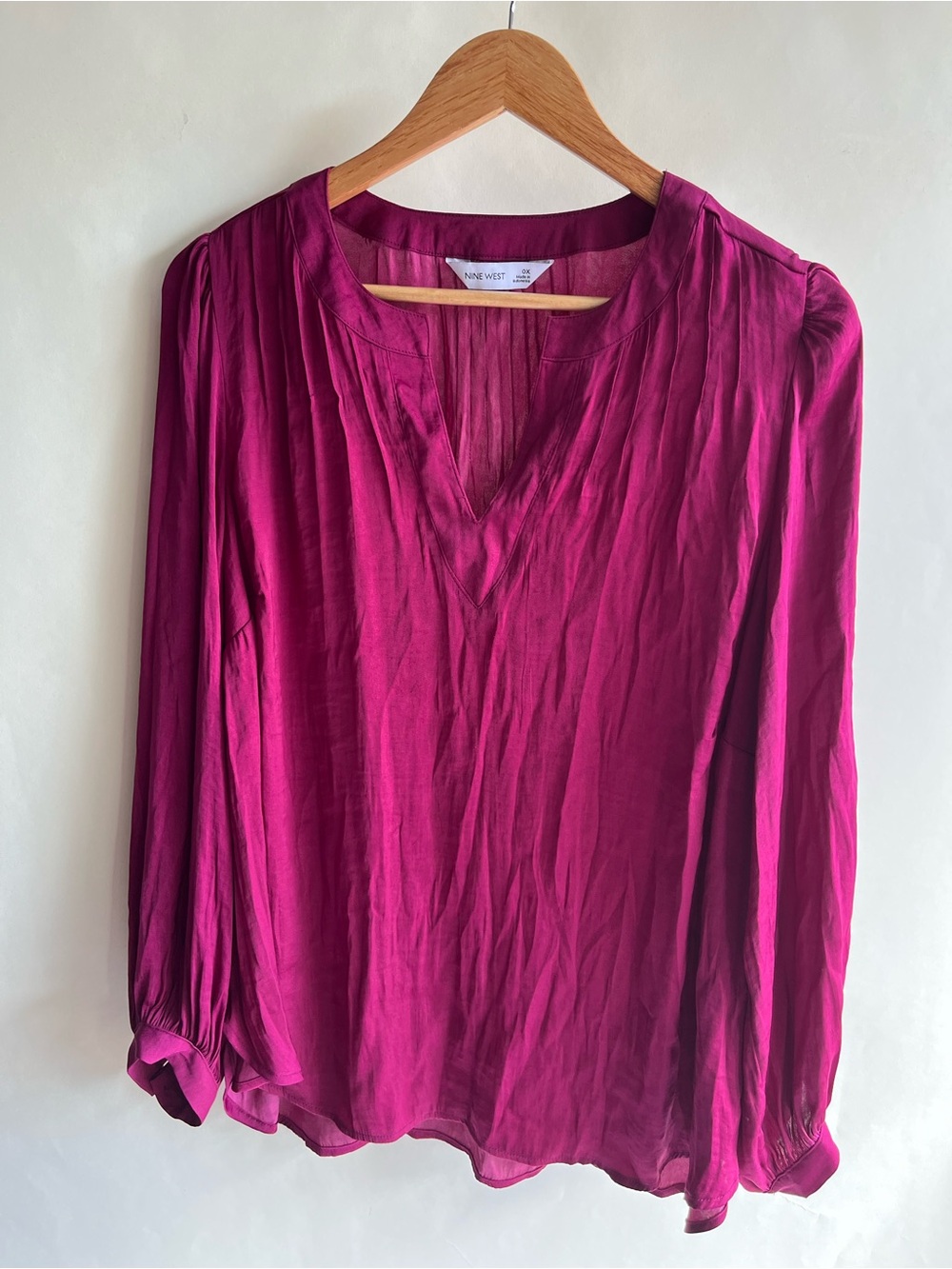 Nine West Satin Blouse Wine Pink Sz 0X Women’s Long Sleeve Pintucked Long Sleeve